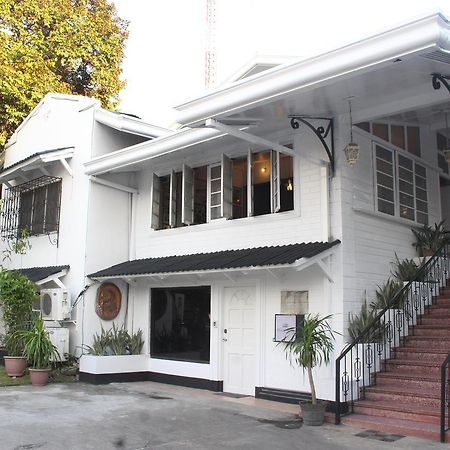 The White Bed And Breakfast Bacolod Bagian luar foto