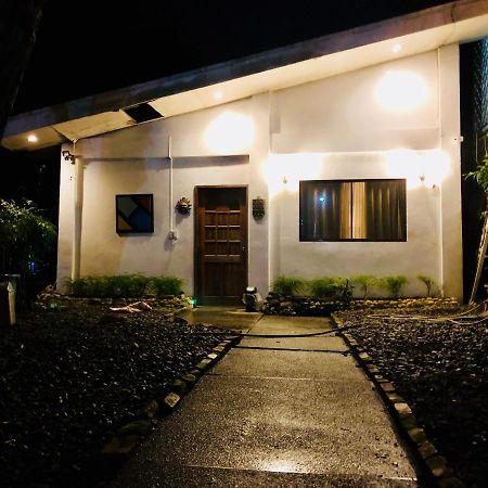 The White Bed And Breakfast Bacolod Bagian luar foto