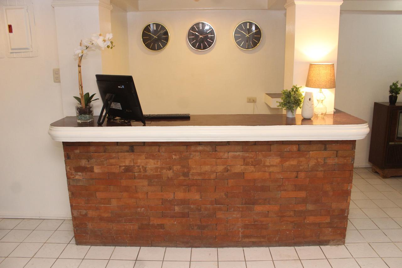 The White Bed And Breakfast Bacolod Bagian luar foto