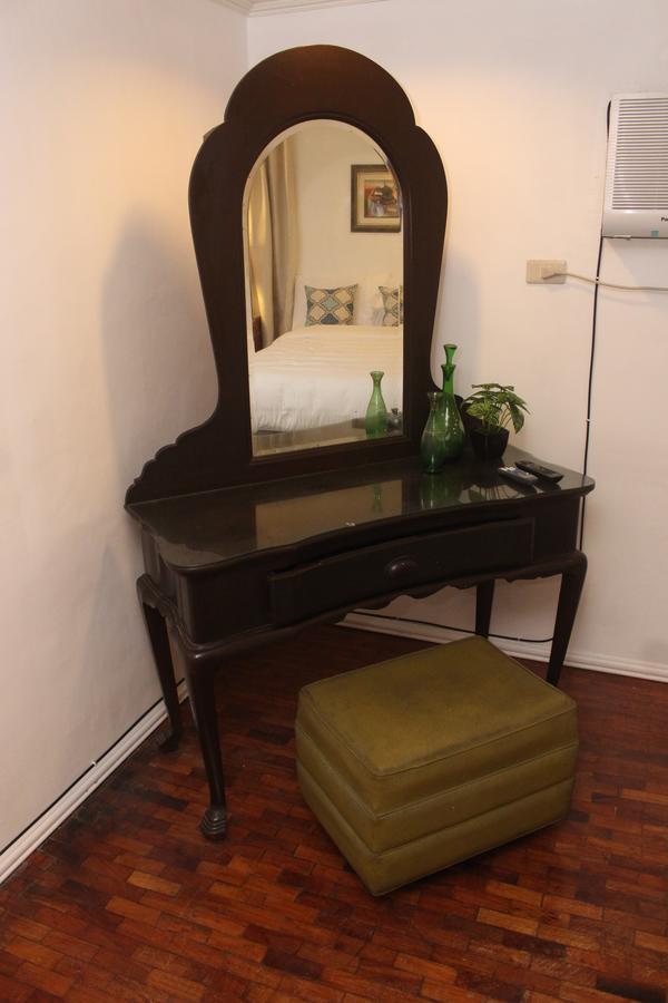 The White Bed And Breakfast Bacolod Bagian luar foto