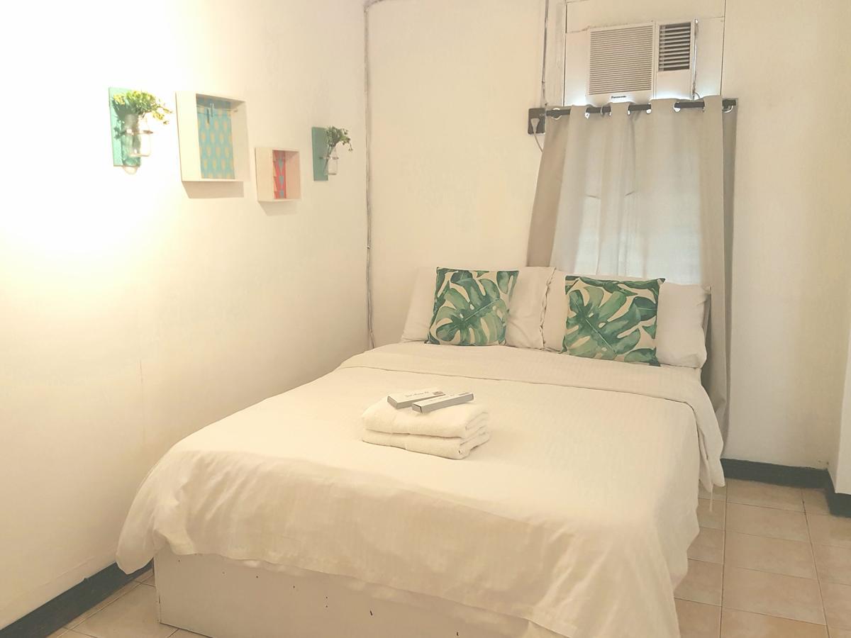 The White Bed And Breakfast Bacolod Bagian luar foto