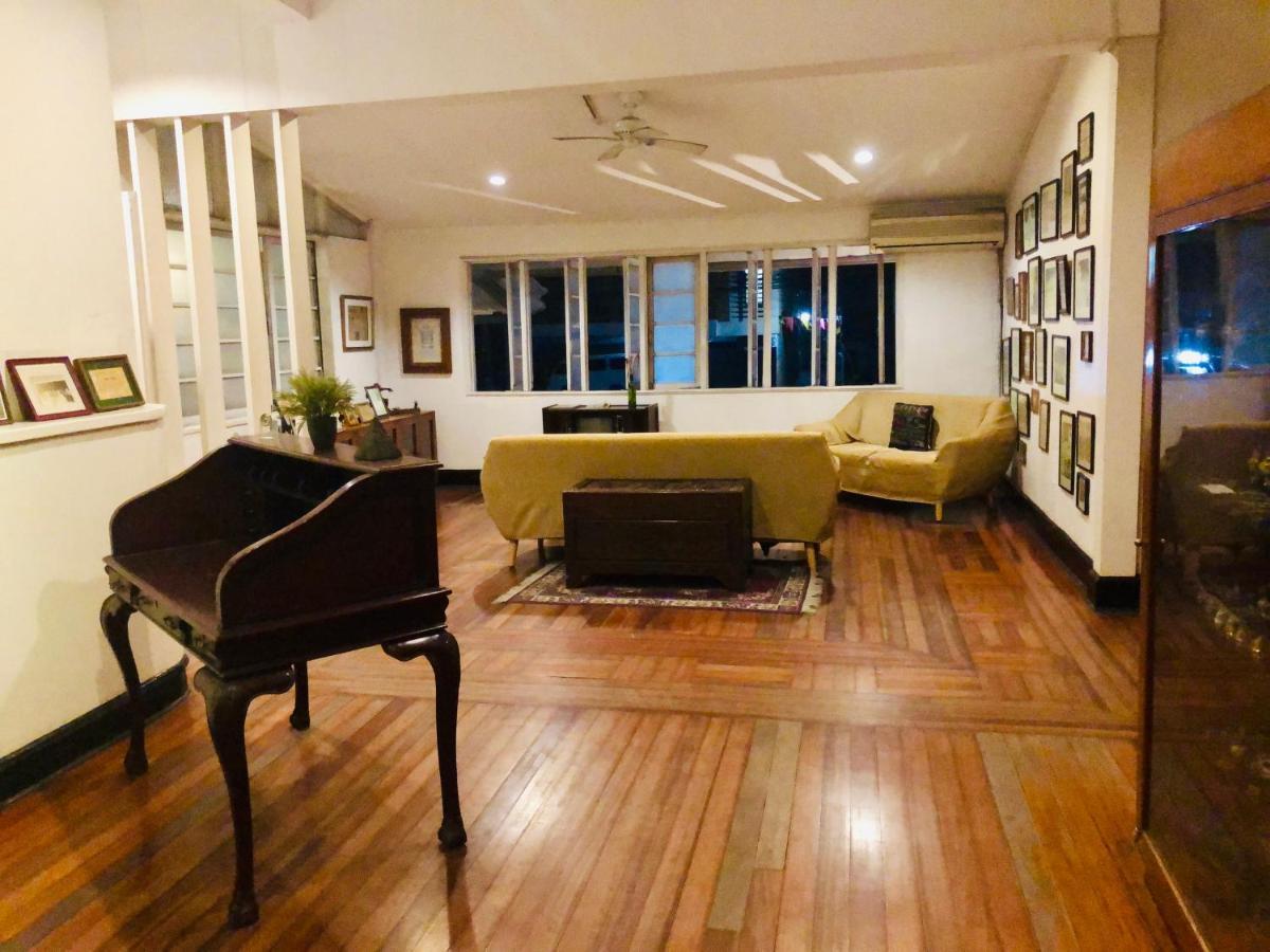 The White Bed And Breakfast Bacolod Bagian luar foto