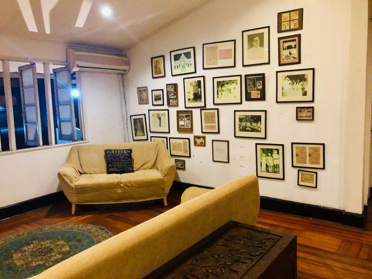 The White Bed And Breakfast Bacolod Bagian luar foto