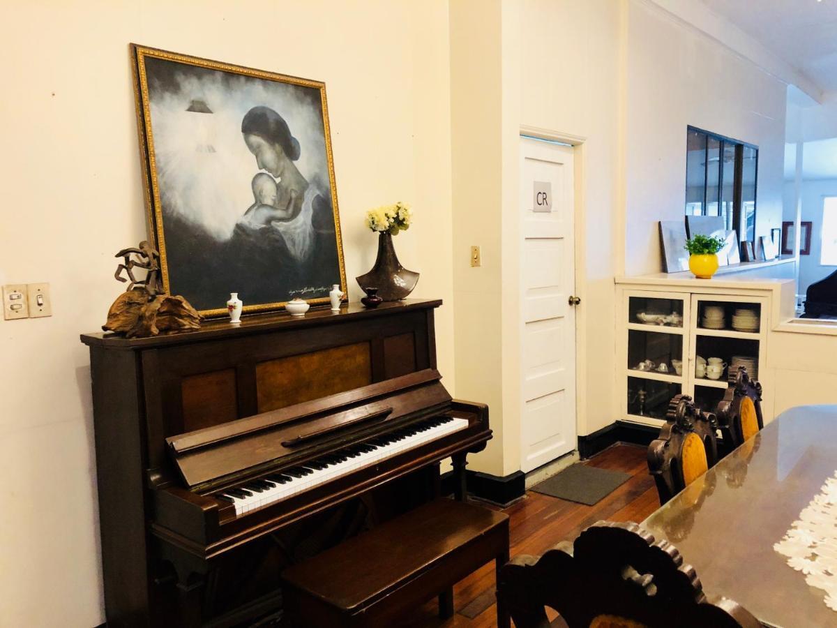 The White Bed And Breakfast Bacolod Bagian luar foto